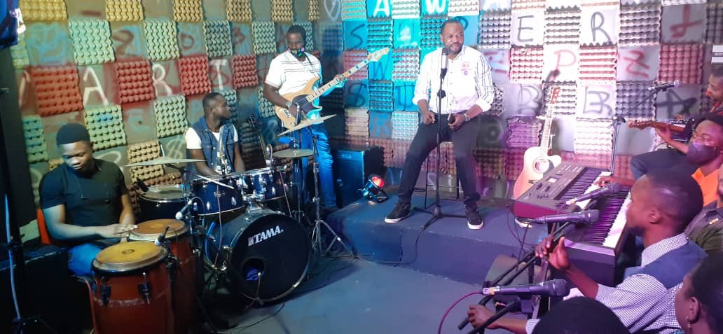 Tokencomm's tweet photo. 💥Voulez-vous tenir un live acoustique ou semi acoustique de qualité ?Token Communication est là pour vous satisfaire et vous donner un rendement de haute qualité.Pour plus de détails,contactez-nous aux +243815750872
Ou par courriel électronique au tokencommunication@gmail.com💥 https://t.co/ZIk6HZvRby