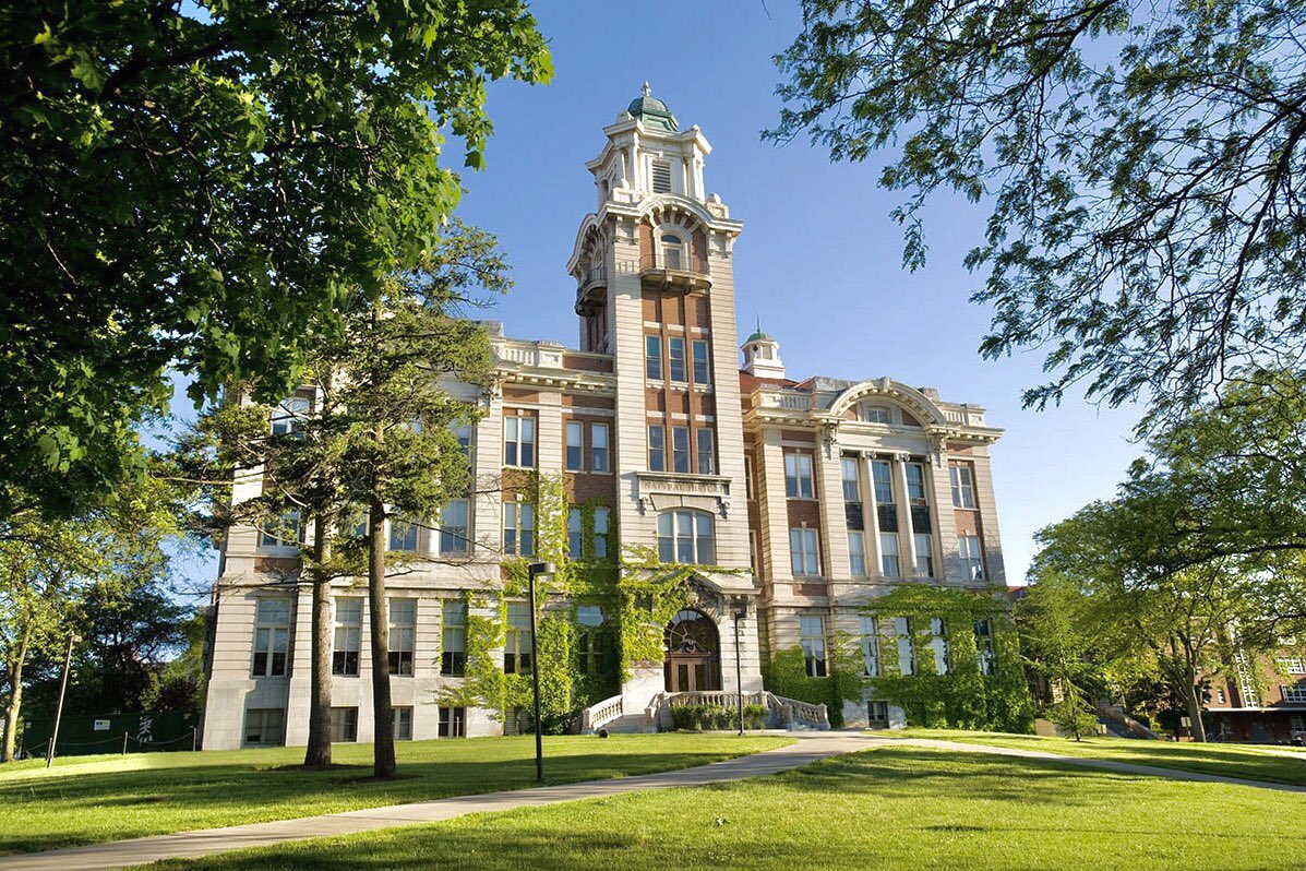 Amazing Colleges tweet media