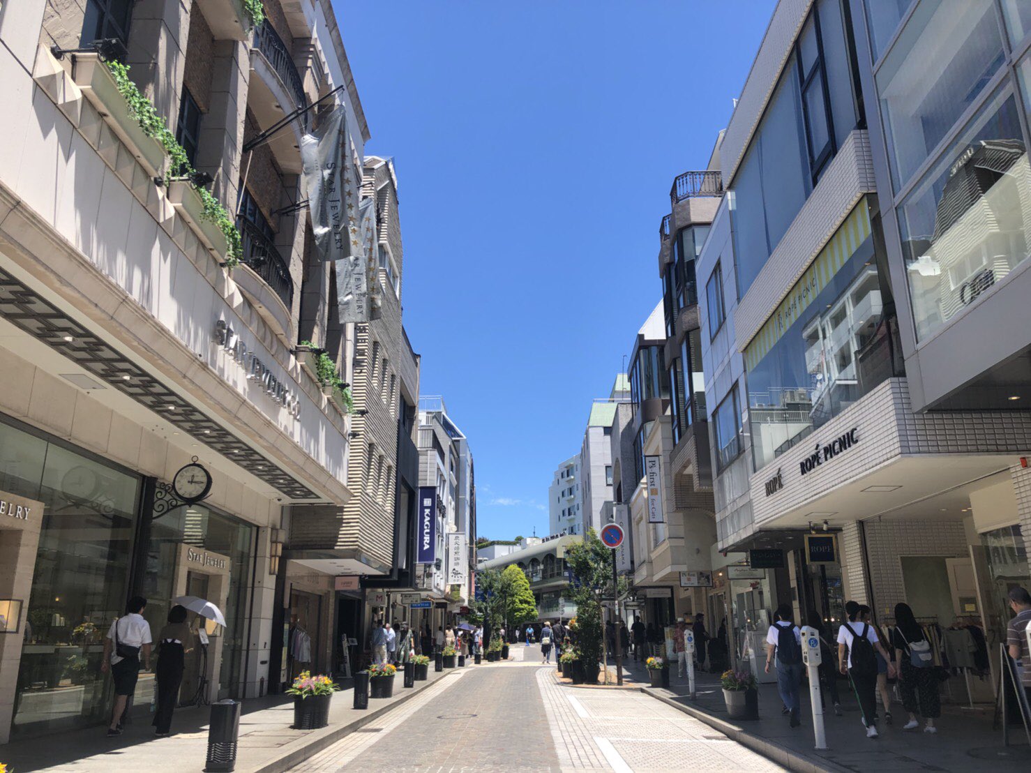 公式 横浜元町shopping St 三連休最終日 遠出はできないけど気分転換したい 神奈川県の皆様 そんな時は 横浜元町ショッピングストリートへ 横浜元町 レブレッソ キャンディ 元町ポピー T Co C5972f4tdq Twitter