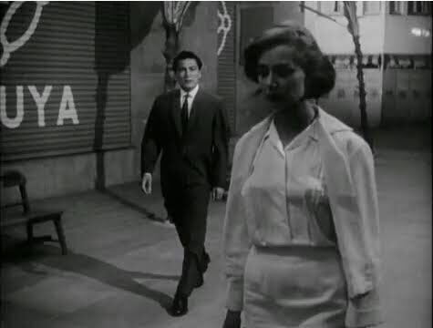 rosangelastefa7's tweet photo. Filmes de minha vida. #film #nouvellevague #mergueriteduras #hiroshimamounamour https://t.co/69XvlF9W9x