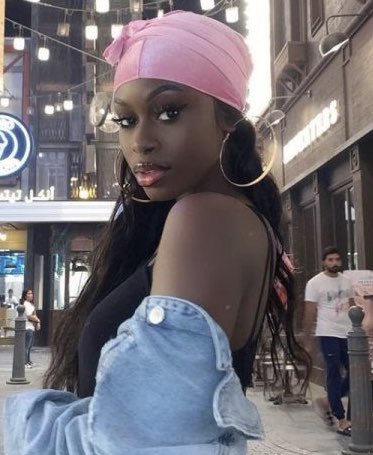 PopMomento's tweet photo. TOP MELHORES CANTORES #MomentoTop50

2 • Diarra Sylla https://t.co/SWa6uX1g3U