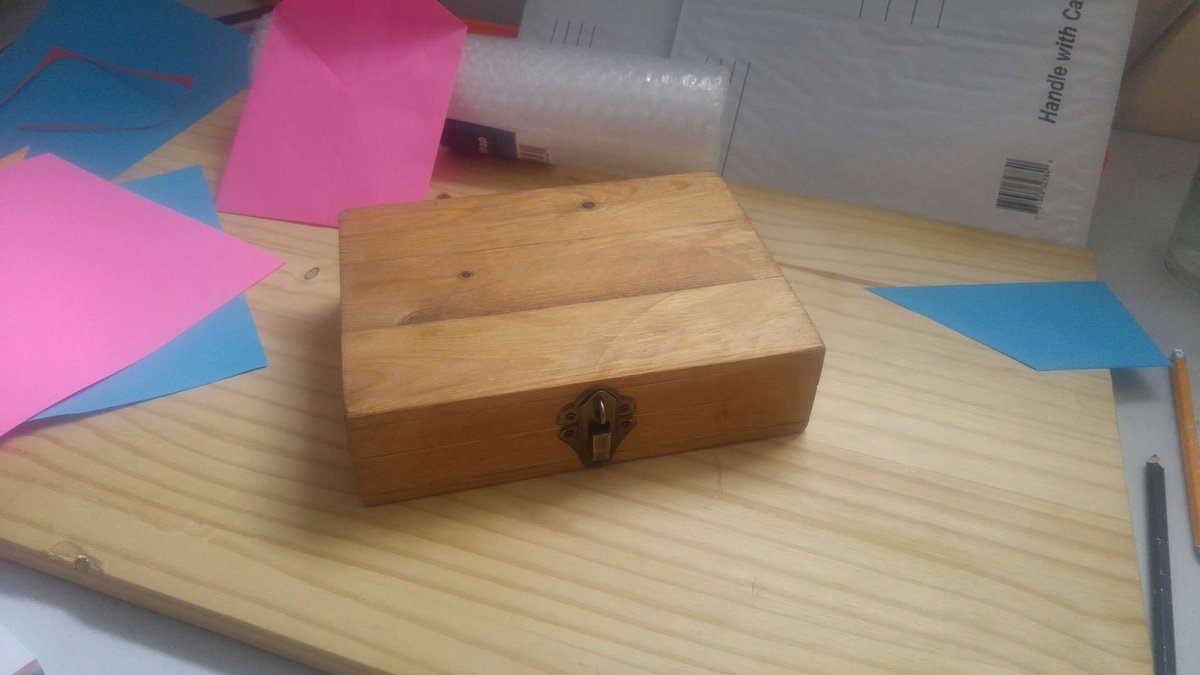 thegamedesigner's tweet photo. On the 1 year anniversary of Electronic Super Joy 2, I'm sending out these physical editions, to the top fans & backers of the patreon!
A game CD, + 2 music CDs, + a USB, all in a hand-made wooden box, stained dark walnut, brass latched box.
#indiedev #Patreon #ESJ2 https://t.co/gwxeQ3WsqD