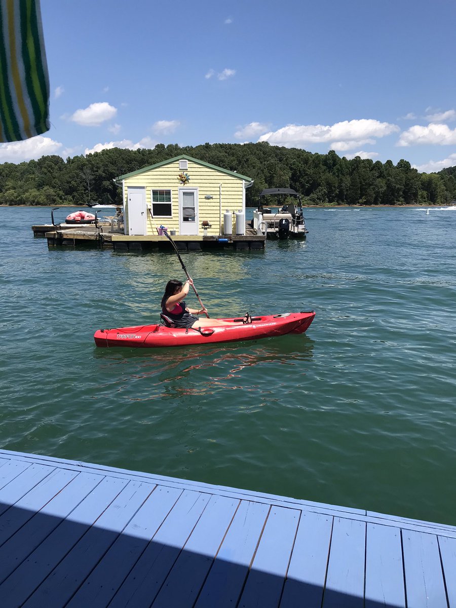 Cpcubb's tweet photo. Tiny floating house living is fun! 🏠💧❤️ https://t.co/4QeAVo1vXW