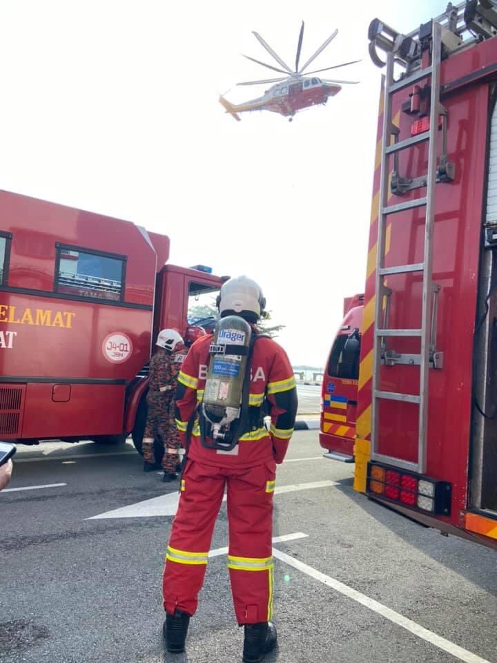 pyro_ks's tweet photo. Good morning โ๐ป
#firefighterlife #outstation #demobalaibombarengitjb #pyrofighter_ks https://t.co/VGhfDwrsDz