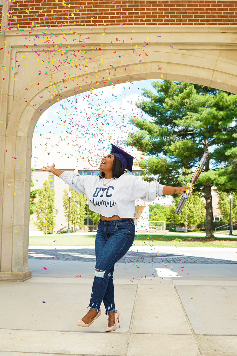 jaalah_verge's tweet photo. Pretty, Educated & Graduated👩🏾🎓🥳 #utcalumni https://t.co/Z3aVhFSekN