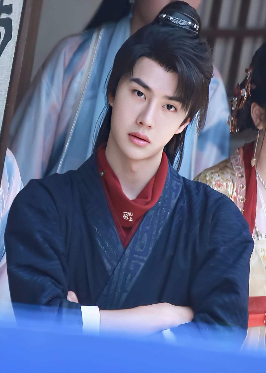 because Wang Yibo has never stopped being hacked since his debut.Now that the popularity is getting higher and higher, there are naturally more and more people who black him, "there is as much red as black" is the eternal truth in the entertainment industry.