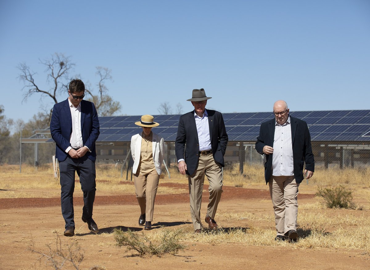 dka_connect's tweet photo. On 3 August, Desert Knowledge Australia was honoured to host Their Excellencies, General the Honourable David Hurley and Mrs Linda Hurley, at the #DKPrecinct.
#alicepsrings https://t.co/NUNfY8cbt7