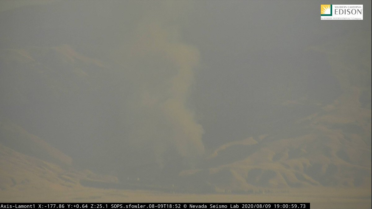 CAFireScanner's tweet photo. Kern Co has a fire in the #Grapevine along S/B I-5 near Grapevine Rd, being called the #SwitchFire. 4 tankers on order, but part of it should burn into a previously burned area (maybe the one from the other day). https://t.co/IvlegSBU7V
