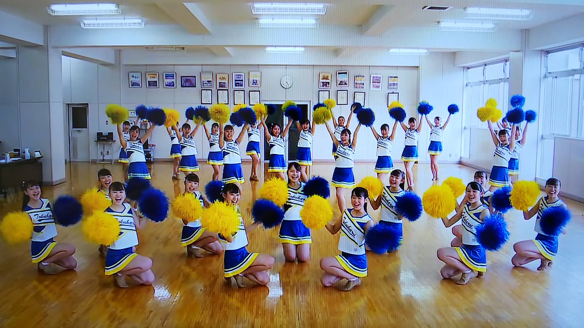 تويتر K A Z U M A على تويتر 花咲徳栄バトン部のエール 徳栄のチアは甲子園応援でもお馴染みやけど 結構顔面偏差値が高めなのと笑顔が光ってるのが良き 甲子園交流試合 T Co Hk45imigc8