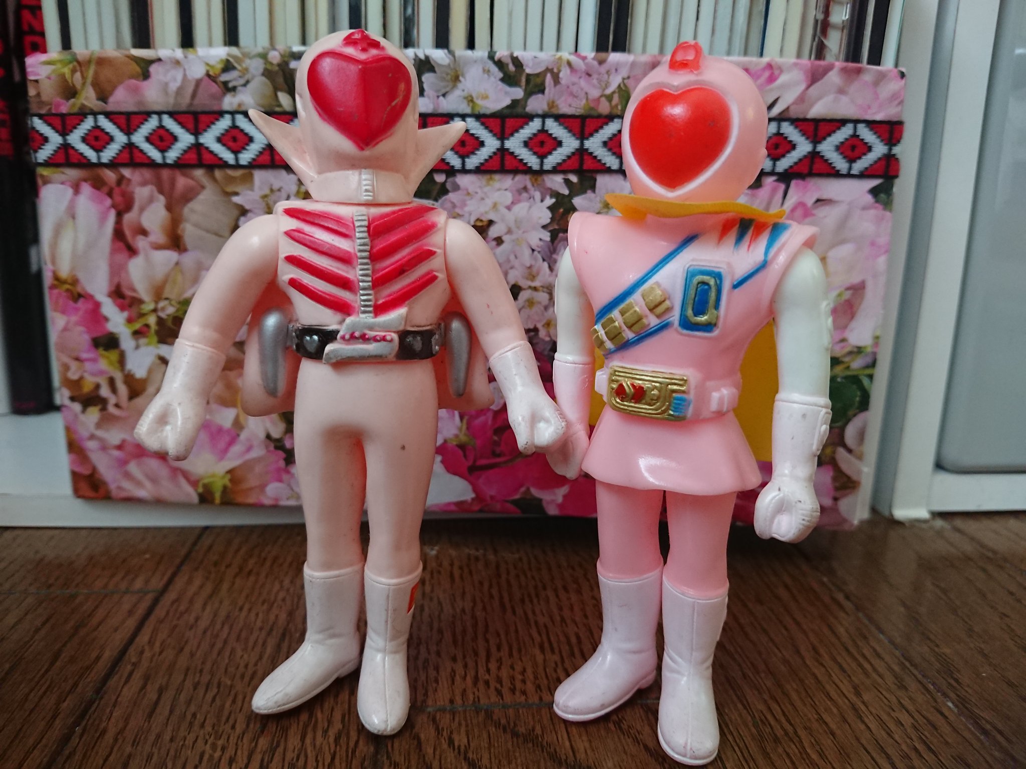 三楽 モモレンジャー ハートクイーン どちらも顔にハートの描かれたデザイン ゴレンジャーが後発番組なら モモレンジャーのデザインも顔に桃 とかに変わったのかも ハートの日 T Co Mtkewxppob Twitter 三楽 モモレンジャー ハートクイーン どちらも顔にハートの描かれたデザイン ゴレンジャーが後発番組なら モモレンジャーのデザインも顔に桃 とかに変わったのかも ハートの日 T Co Mtkewxppob Twitter