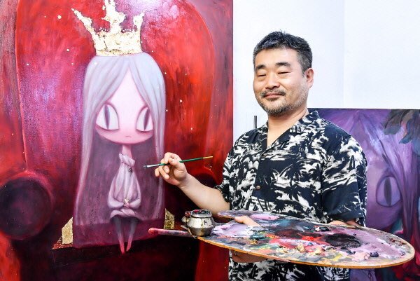 kdramafolder's tweet photo. let's not forget about 'JAMSAN' the man behind all of the amazing illustrations on #ItsOkayToNotBeOkay

Let's take a look at his artworks across the commercial and artistic fields

+ https://t.co/8jHqPIKRCY