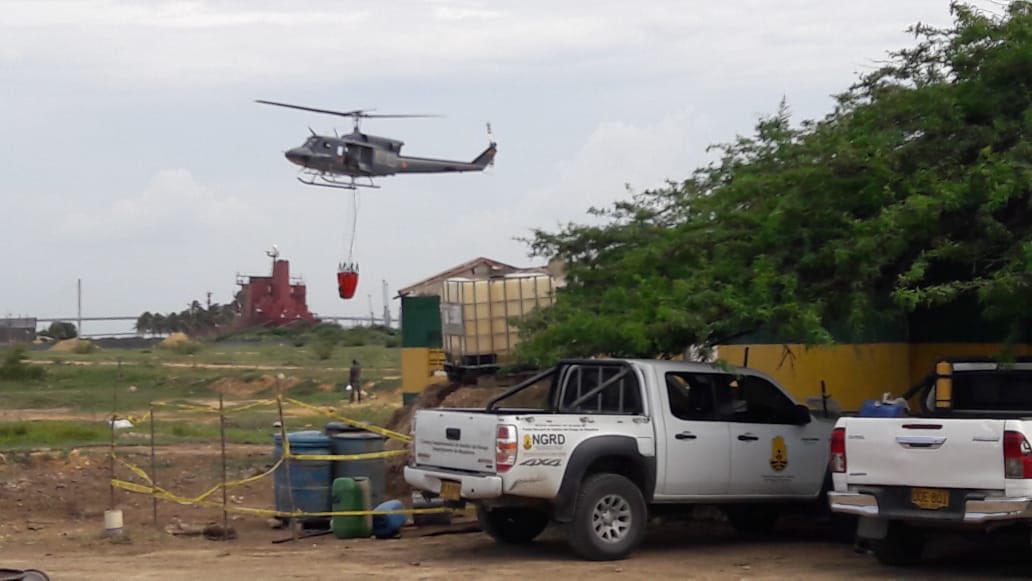 JoseHTorres's tweet photo. Gracias a labor de @FuerzaAereaCol Bomberos Voluntarios de Ciénaga, Sitio Nuevo, @ParquesColombia , @alcaldiabquilla y la @UNGRD mañana reiniciamos labores para controlar incendios en Parque Salamanca.@JoseGranadosF @HoyDiarioMag @martintapias @elheraldoco @MinAmbienteCo https://t.co/rjVqvC7G9F