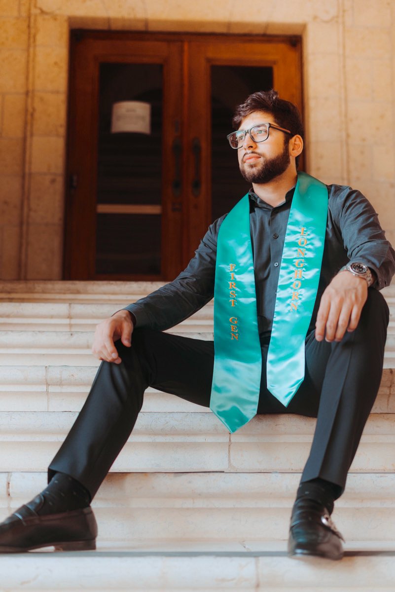 Mustafa_Navi's tweet photo. This one’s for my parents #FirstGenLonghorn 🤘🏼
Bachelors in Business Administration & Masters in Public Accounting #aH https://t.co/xNXnhCzZrH
