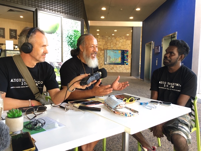 inDigiMOB visited Darwin last week to support our partner, Anindilyakwa Land Council (Radio Umbakumba 106.3FM and Angurugu Radio 102.9fm), with some digital story-telling workshops while they were in town for the Darwin Festival. 🎉🎉🎉
Great work team! 📻🎙🎛