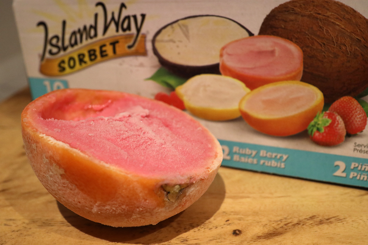 S_Andreoni's tweet photo. Late night snack... Maybe I'm late to the game, but what a brilliant idea!! Sorbet in fruit peels! Not only does it add to the taste and presentation... BUT NO PLASTIC CUPS! Available at #Costco #Sorbet #IslandWay https://t.co/xPEsTvhca3