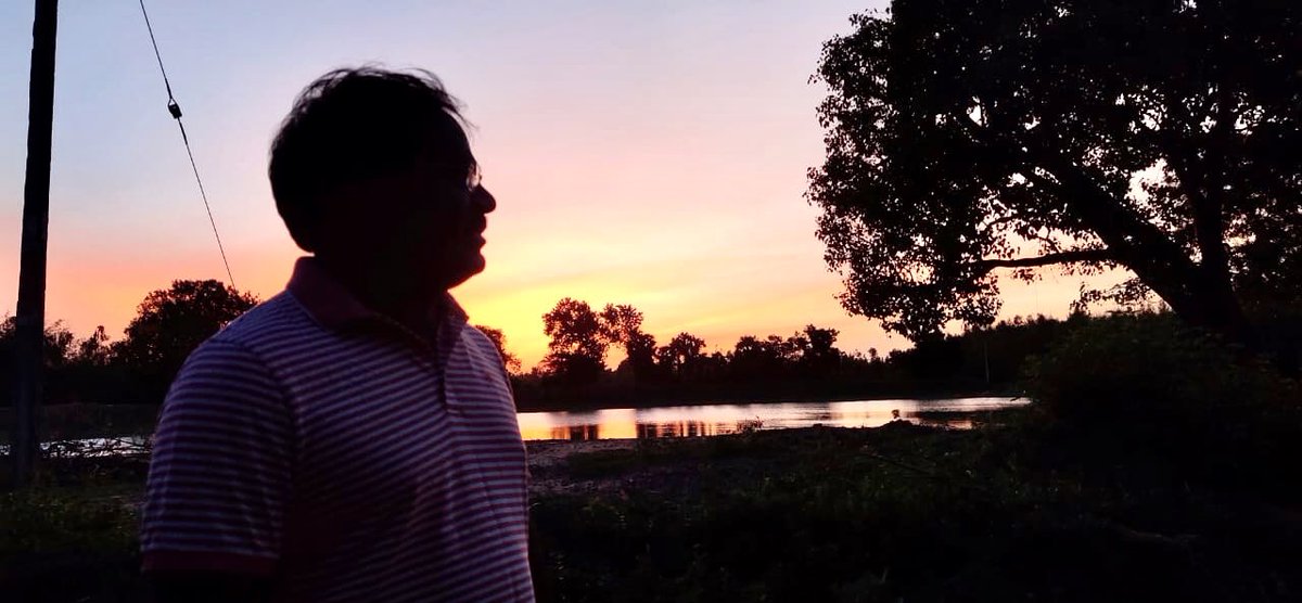 PMKAdvocateBalu's tweet image. இளமைக்கால மலரும் நினைவுகளுடன் எங்கள் ஊரின் பல பகுதிகளில் நடைபயிற்சி செல்வது அளவிலா ஆனந்தத்தைத் தருகிறது.... இராமதேவநல்லூர், நெடேரி,வாழகுட்டை ஏரி, காட்டகரம், மணல்மேடு, மேட்டுத்தெரு, சொக்கலிங்கபுரம், வெண்ணங்குழி, ஒடப்பேரி, சத்திரம் என தொடர்கிறது எனது நடைப்பயிற்சி