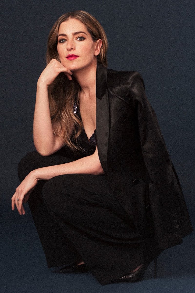 María Inés, cantante y conductora que ha forjado una carrera en los medios de comunicación. Realizó la licenciatura en Desarrollo Humano y maestría en Estudios Humanísticos. <a href="/mariainesguerra/">María Inés Guerra</a> #MujeresImpares