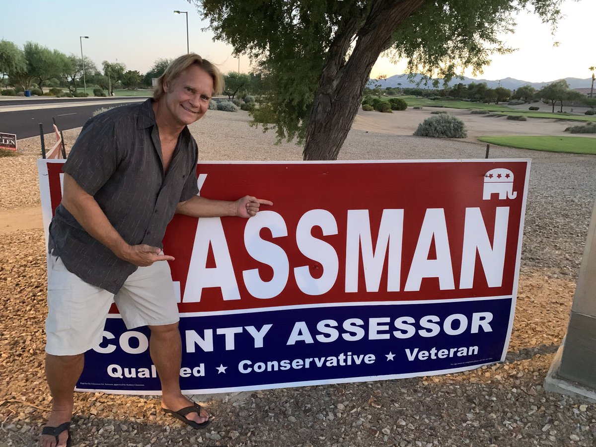 sportsxradio's tweet photo. Down in Phoenix - my @JerrySeinfeld buddies all know who @kenthomson87 & #CosmoKramer are voting for- #HeyAssman @ChristianWinn @imjdsharp @SportsXMMA @SportSXMichelle @CrooklynBalla @chuckedel @vegasandy711 https://t.co/GX9G7Gxtfw