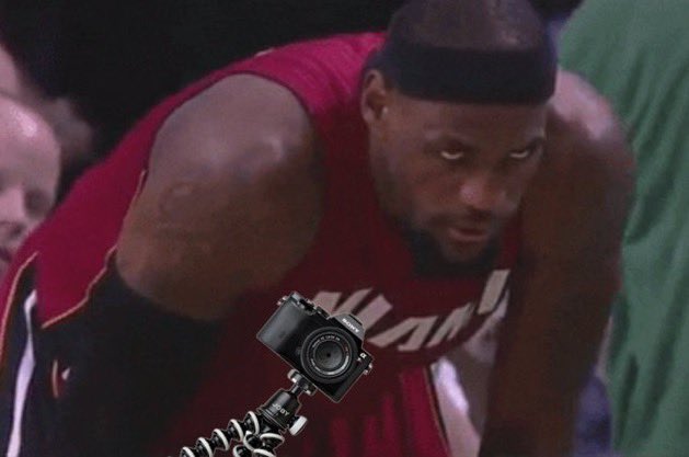Vuhlandes's tweet photo. Film photographers when they see the corner of a building https://t.co/gOyhd3snGO
