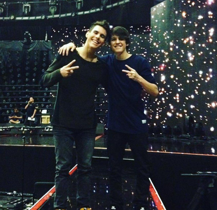 LH0TB91's tweet photo. #LaBandaErick #LaBandaJoel #LaBandaRichard #LaBandaChristopher #LaBandaZabdiel
después de casi 5 años,,, vengo a informarles que ellos ganaron... nose si sabían https://t.co/7ETzBedEA9