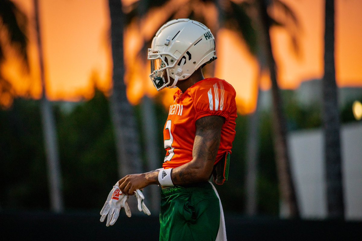 CanesFootball's tweet photo. That Miami sunset hits 𝘥𝘪𝘧𝘧𝘦𝘳𝘦𝘯𝘵. https://t.co/gBA01RAse3
