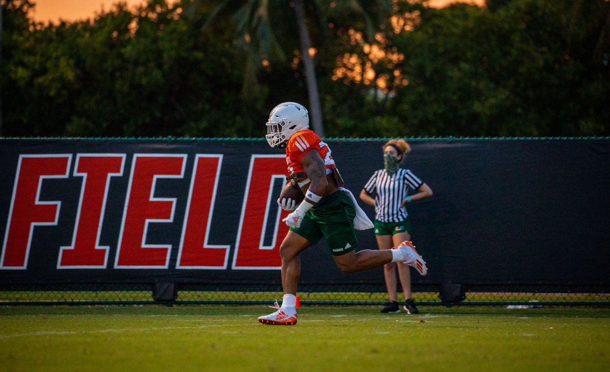 CanesFootball's tweet photo. That Miami sunset hits 𝘥𝘪𝘧𝘧𝘦𝘳𝘦𝘯𝘵. https://t.co/gBA01RAse3