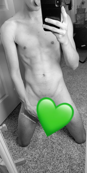 Comment different brands of jocks/underwear you guys recommend cuz I wanna expand my collection https://t<a href="/tag/gay"class="tags"><span>#gay</span></a><a href="/tag/spookyboy"class="tags"><span>#spookyboy</span></a>