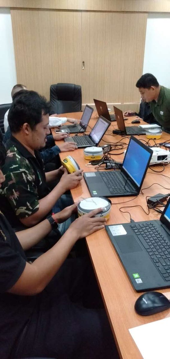eSurveyGNSS's tweet photo. #eSurveyGNSS #eSurveyGNSSReceiver #E600 #Tilt #Handheld #BaseRover #CustomerFeedback I have to share a piece of good news again that our Thai friends (DNP= Department of National Parks, Wildlife and Plant Conservation (DNP).) share with us their working photos. Great thanks. :) https://t.co/SsYlijCina