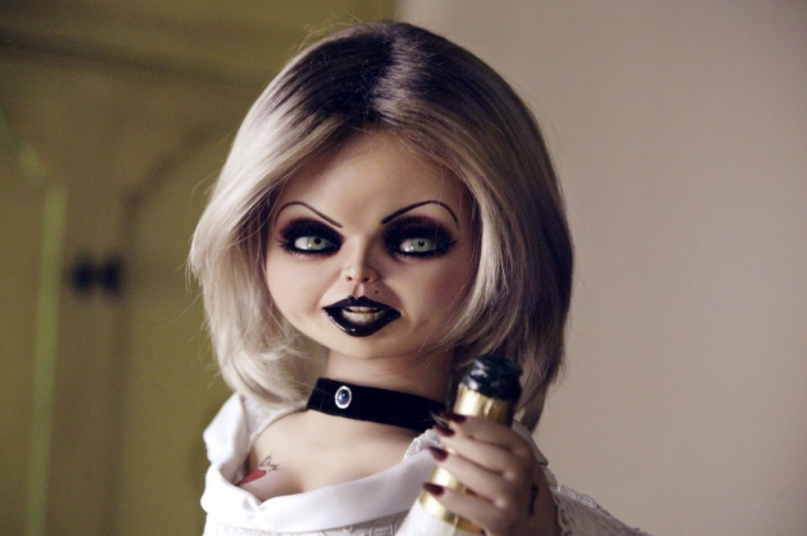 ohyoufox's tweet photo. 🔪 Slasher Fashion 🔪 

Jennifer Tilly // Tiffany in Bride of Chucky (1998) https://t.co/g33maChyuA