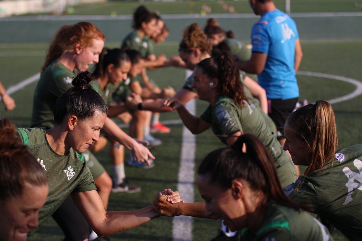 beaparrasalas's tweet photo. Round 4 ¡fight! 💪🏼💚⚽️ #BP12 #realbetisfem #ligaiberdrola https://t.co/bOVH2uYhCg