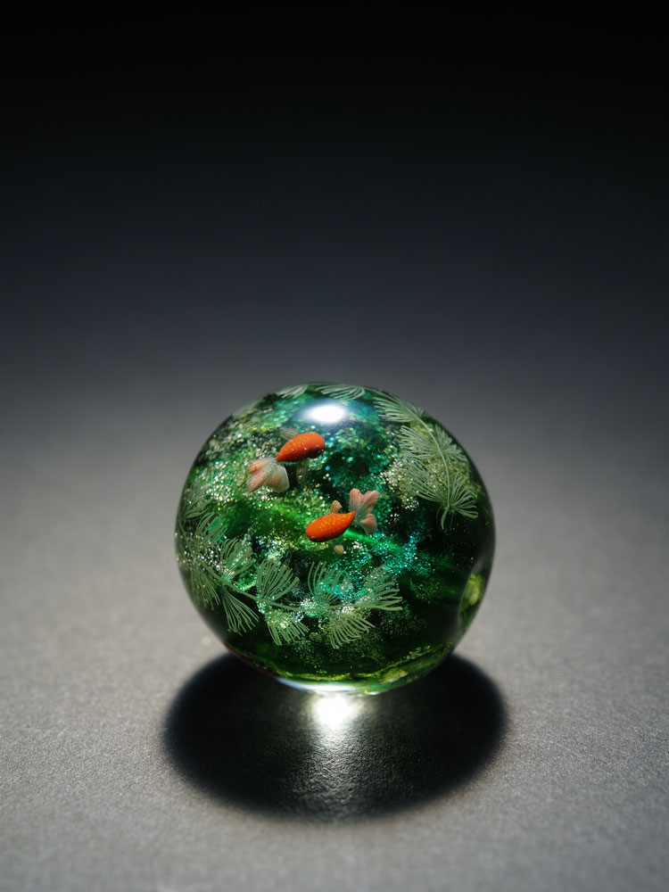 itm_nlab's tweet photo. 涼しげで癒やされる……

美しいとんぼ玉「金魚玉」に感動の声　小さいガラス玉で泳ぐ金魚と水の世界に涼を感じる https://t.co/UHeZFAqDYi @itm_nlab https://t.co/5b3dlIEmDc