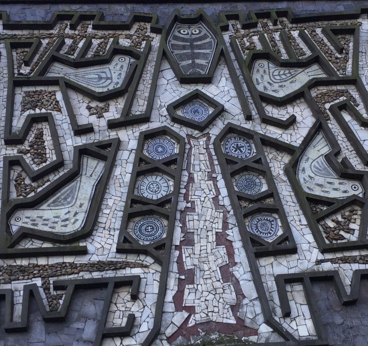 shipsinthesky63's tweet image. We were so chuffed to hear from @Smoggy111 about his #AlanBoyson studio pottery owl. His in-laws bought it from Alan in the 60’s. The resemblance to the #owl in the #TreeofKnowledge in #Salford is wonderful. We’re meeting Simon to find out more for @shipsinthesky63
#MosaicMonday