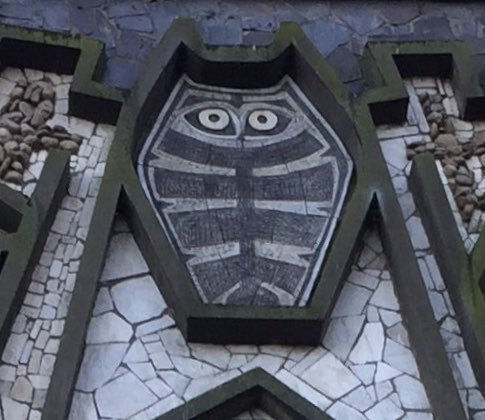 shipsinthesky63's tweet image. We were so chuffed to hear from @Smoggy111 about his #AlanBoyson studio pottery owl. His in-laws bought it from Alan in the 60’s. The resemblance to the #owl in the #TreeofKnowledge in #Salford is wonderful. We’re meeting Simon to find out more for @shipsinthesky63
#MosaicMonday