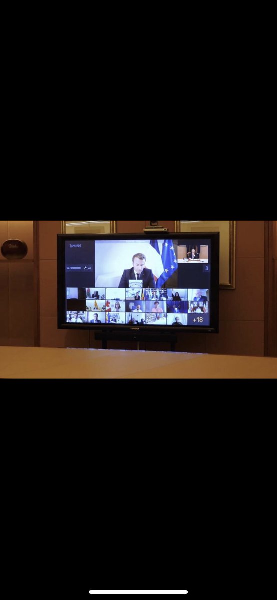 Hier le Premier Ministre <a href="/ScottMorrisonMP/">Not ScoMo</a> a participé à une vidéoconférence menée par le Président <a href="/EmmanuelMacron/">Emmanuel Macron</a> en solidarité avec nos amis libanais touchés par l’explosion affreuse la semaine dernière. Merci à la France de votre leadership 🇦🇺 🇫🇷 🇱🇧 
 🇦🇺 🇫🇷 🇱🇧 #Liban