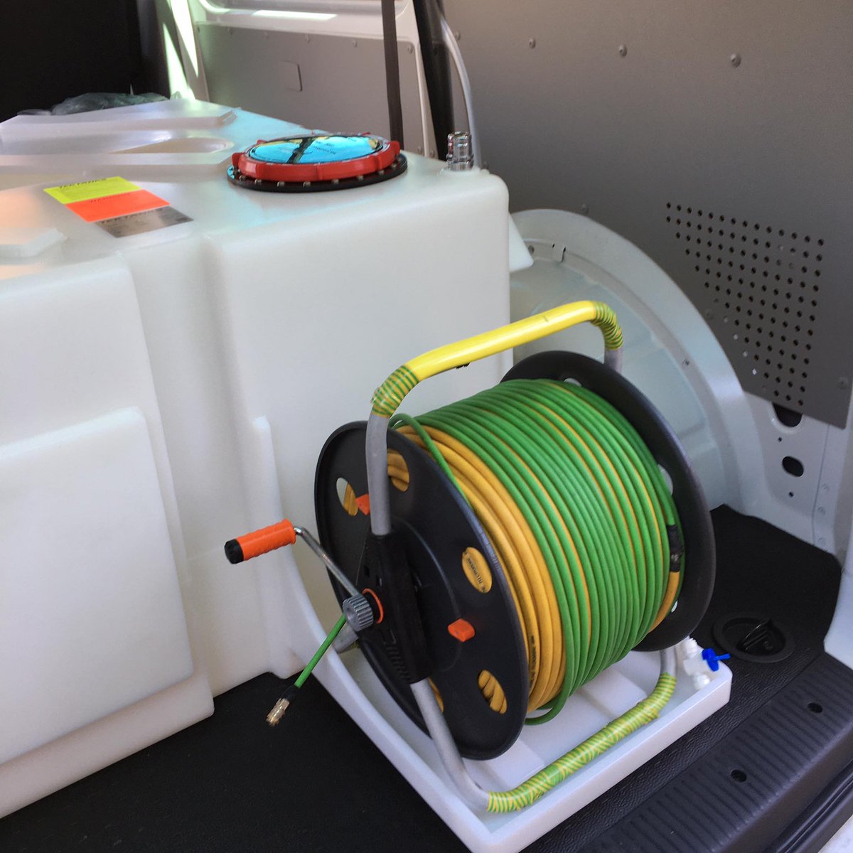 tektanksltd's tweet photo. Valeting rig.
A compact, versatile, self-contained setup. Slide in and out of the van in seconds!
#carvaleting #mobilevaleting #fullvalet #valetersofinstagram #detailersofig #detailinguk #valeting #valeter #fabrication #plastictanks #plastictank #watertanks #GBmfg #ukmfg https://t.co/uS5YYxACrA