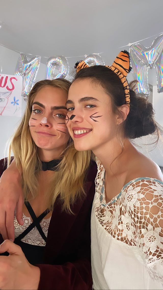 US_CARA's tweet image. Cara Delevingne and Margaret Qualley.