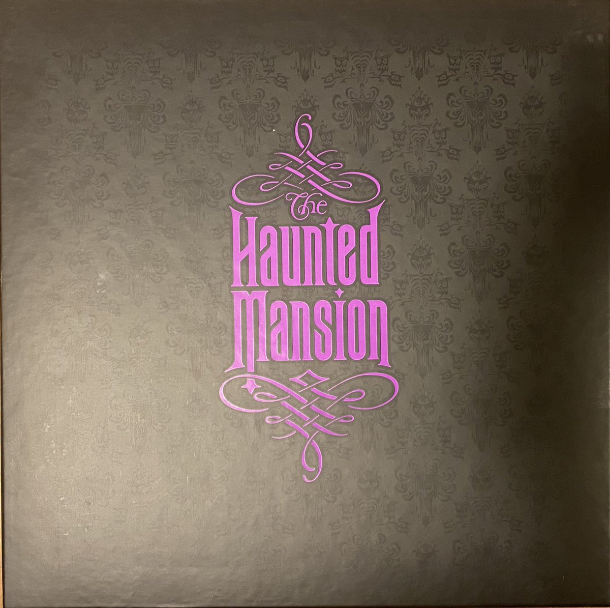 Deco ディズニーの音が好き Lp入りのボックスセット 凄いです うちにはこの3種類がありますね 左のがアナハイムで買ってきたのかな Deco ディズニーの音が好き Lp入りのボックスセット 凄いです うちにはこの3種類がありますね 左のがアナハイムで買ってきたのかな