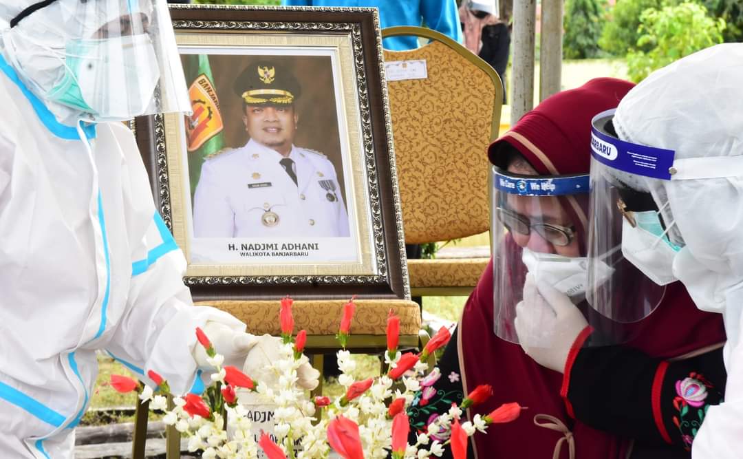 Rumbunisme's tweet photo. Perjuanganmu melawan covid akan jadi ladang pahala mu!
Selamat jalan walikota kami! https://t.co/fAe0eGNmSA