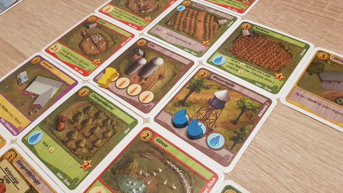 Sibi30015224's tweet image. Gestern Abend endlich mal wieder #FieldsOfGreen gespielt. Ich find das immer noch grandios. Tolles Thema, schöne Grafiken. Echt stimmungsvoll! Hat mir richtig Spaß gemacht. Endstand war auch super knapp (58:57:55). Das muss unbedingt wieder öfter auf den Tisch! 🐖🚜 @ArtipiaGames