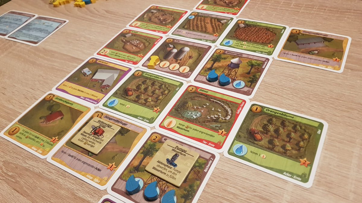 Sibi30015224's tweet image. Gestern Abend endlich mal wieder #FieldsOfGreen gespielt. Ich find das immer noch grandios. Tolles Thema, schöne Grafiken. Echt stimmungsvoll! Hat mir richtig Spaß gemacht. Endstand war auch super knapp (58:57:55). Das muss unbedingt wieder öfter auf den Tisch! 🐖🚜 @ArtipiaGames