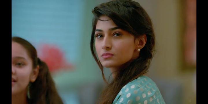 VaaniSharma12's tweet photo. Prerna samidha scene 👌👌 maa beti ka pyaar care kitni khush thee dono 1 dusre k saath 😍 komo nivi ko pre n jis tarah ignore kiya 😂  #Ericafernandes #prernastrikesback #EricaBackToRock #uniteprernasneha #KasautiiZindagikay @StarPlus https://t.co/ZUkn0jEaI3