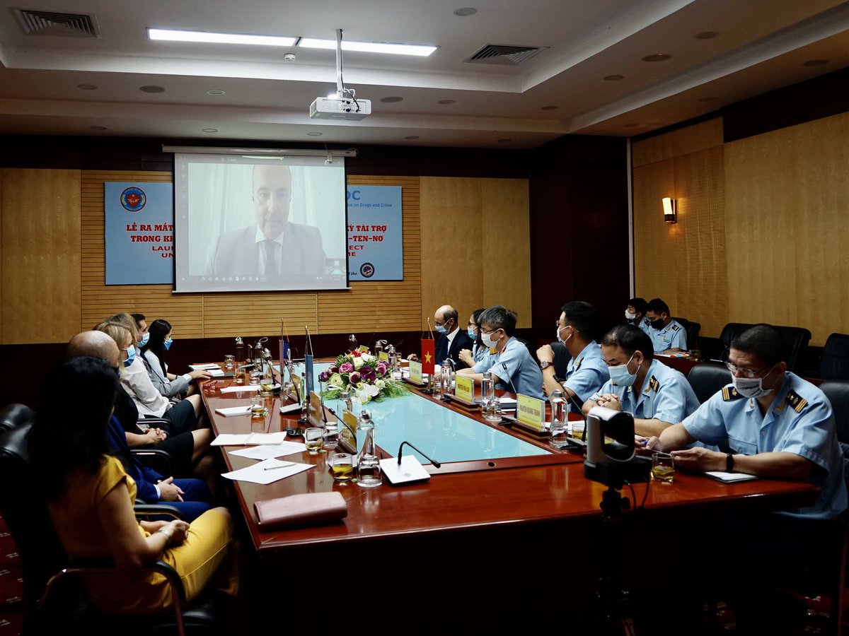 LongNguyen5599's tweet photo. Launching ceremony of @StateINL-funded project under #ContainerControlProgramme in Viet Nam to represent commitment and efforts of the UNODC-WCO CCP, Viet Nam Customs and donors in building capacities of #PortControlUnits in the combat against #TOC. https://t.co/GPqz3hzurh