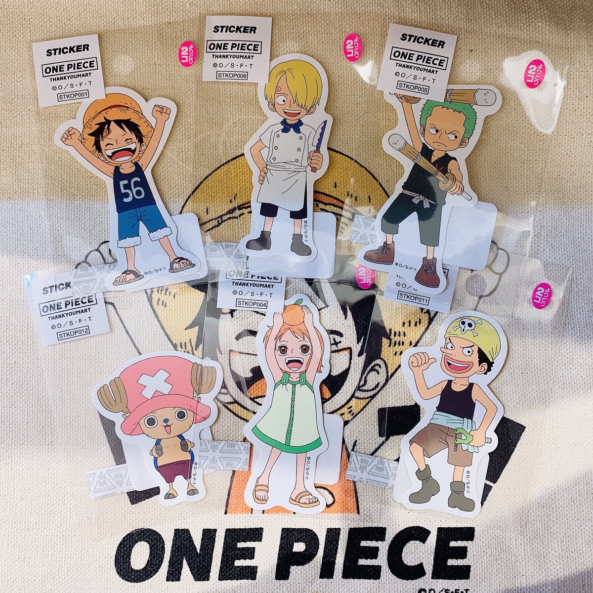 サンキューマート福岡天神新天町店 One Piece サンキューマート 限定描き下ろしコラボ商品より 本日ステッカーが入荷致しました ファンにはたまらないアイテムばかり 幼少期の可愛いキャラクターが目印です 大人気商品
