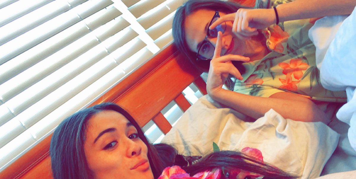 jasmineguyton1's tweet photo. happy 18th @KaitlynUnetich i love you sm n i hope you have the best day❤️🥳🔞🔞 https://t.co/J0afuN3DtN