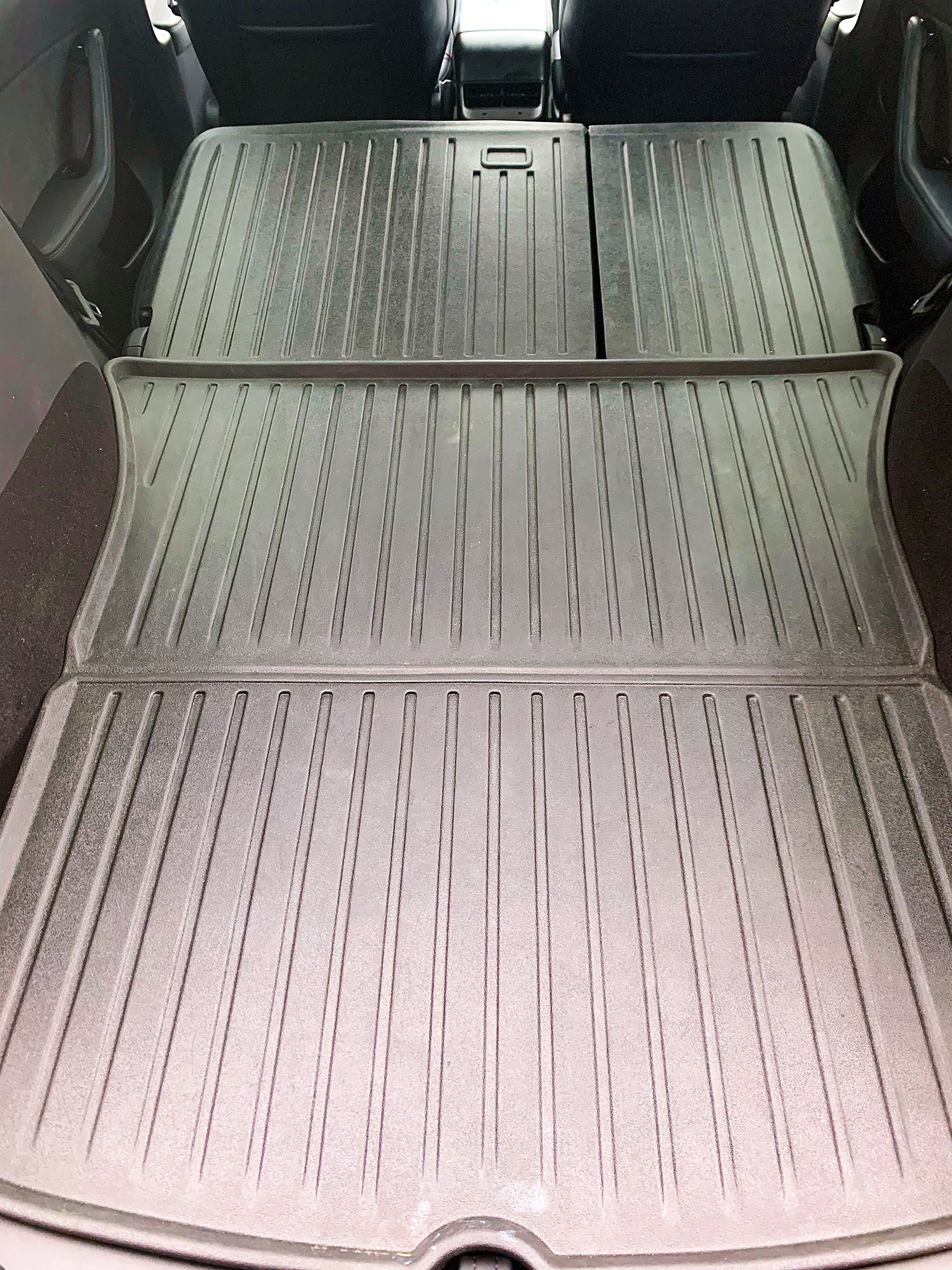 Tesmanian Model Y atelieryuwa.ciao.jp