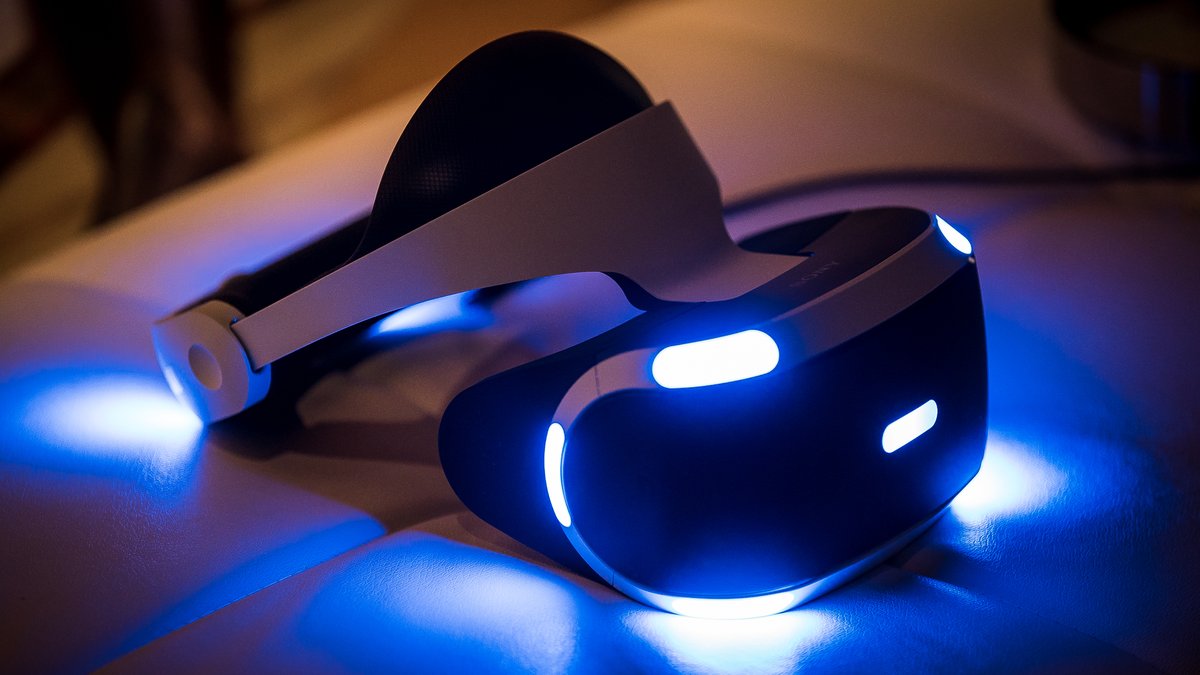 PrincessBel13's tweet photo. @EmilyAtDeakin Playstation VR (https://t.co/c9717dzHKj) by Lain (cc BY-SA 2.0) https://t.co/w5eaUY8rro
