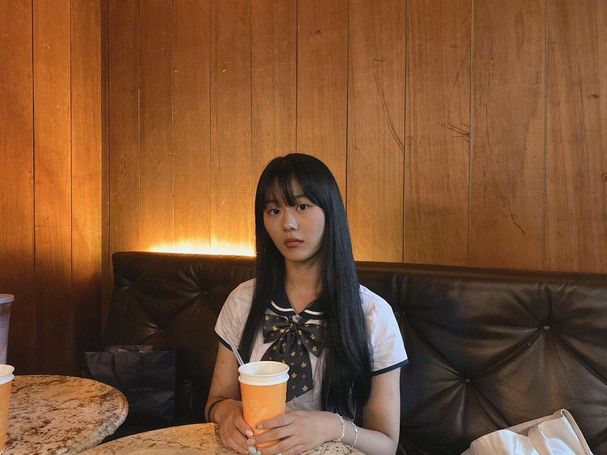 cherrybullet's tweet photo. [#채린 #CHAERIN] 전에 찍었던 사진✌
지금은 방학이지롱~

#CherryBullet #체리블렛 https://t.co/Xmk7i8bE4d