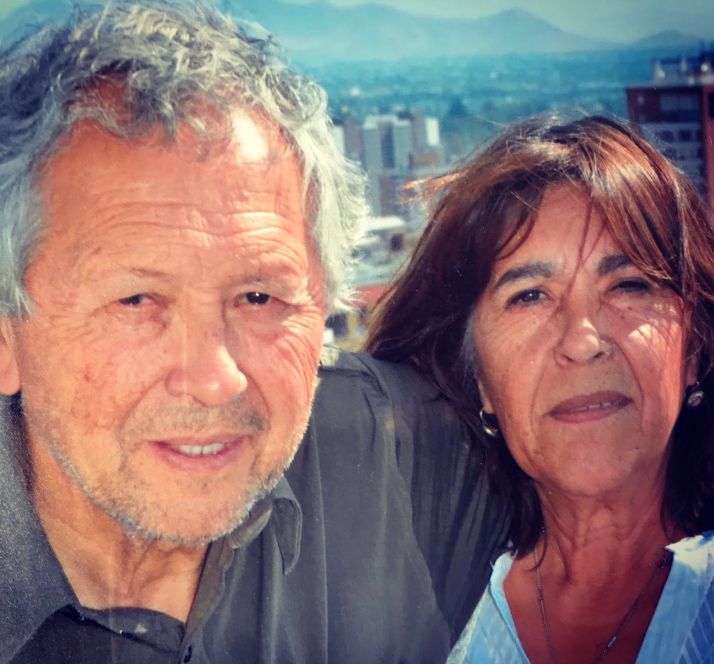 PabloFlamm's tweet photo. Agradecimientos infinitos a todos quienes nos acompañaron y entrenaron un gesto de aliento en la partida de nuestro padre Germán Flamm.
Ya está junto a Carlota,abrazados y cómplices como los fueron en casi 50 años de caminar juntos.y Gracias Mamá y Papá por todo. Hasta siempre https://t.co/1zy5IpZwHH
