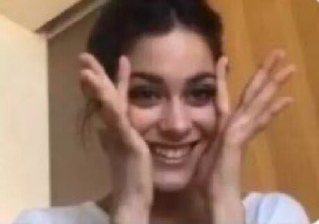 sweettini__'s tweet photo. @TiniStoessel YO QUIERO ESCUCHAR ACERCATEEEEEE https://t.co/OTe0lEcvJf