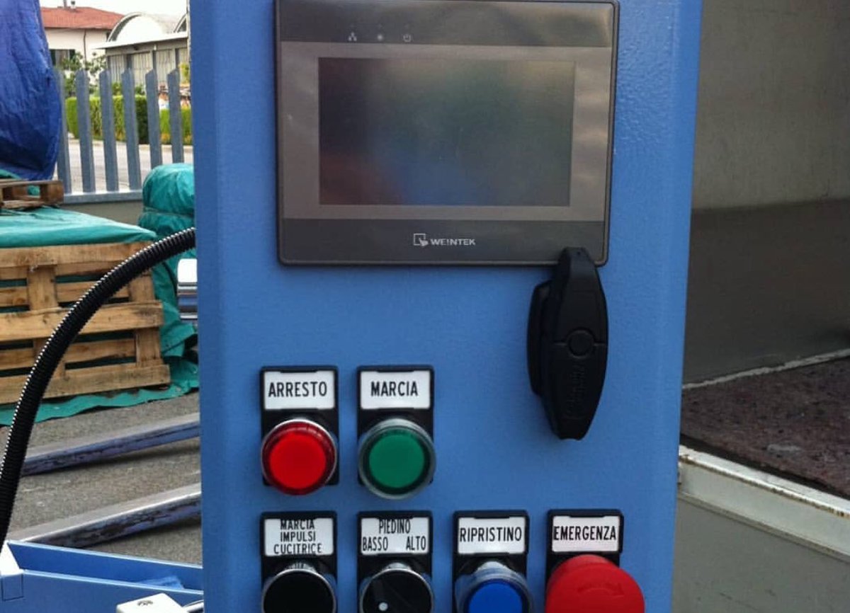 GruppograssiT's tweet image. 🛡️Yarı Otomatik Makineler , Otomatik Overlok Makinesi.
Pürüzsüz dikişlerle Ergonomik ve esnek, poliüretan, lateks, çıkarılabilir kapaklı minderlerdeki Jersey / Triko kutuları,  için uygundur.

#overlockmachine #overlock #machine #overlokmakinası #makina #yarıotomatikoverlok